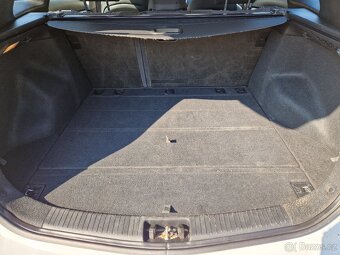Hyundai i30 kombi 1.6 MPI 88 kw Trikolor Komfort, 1. majitel - 14