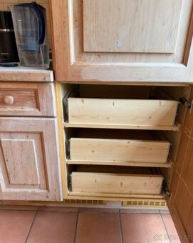 Velká kuchyně z masivu se spotřebiči,5675 - 14