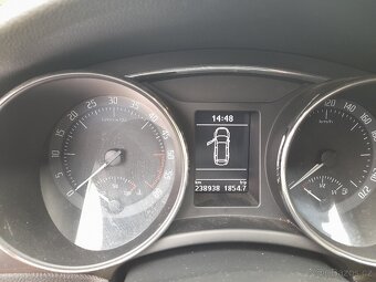 ŠKODA SUPERB II KOMBI 2,0 TDI,FACELIFT,M.2014 - 14