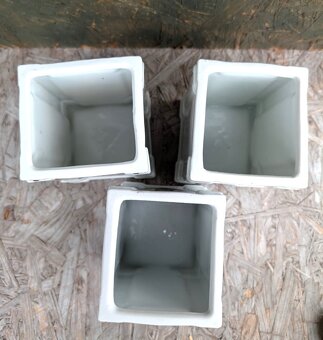 3 ks Starožitné dózy s motivem fialky. - 14