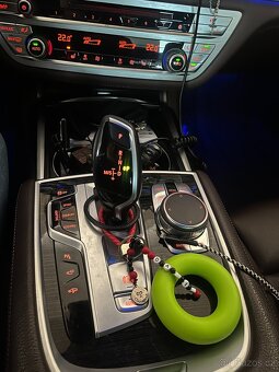 BMW 740i - 14