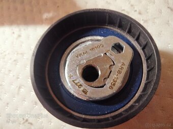 Vodňí čerpadlo, chlazeňí motoru. SKF VKPC 86419 - 14