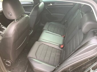 Volkswagen Golf VI 1,6 TDI 77 KW Highline Plný servis - 14
