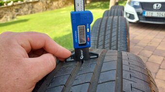 Letní sada Alu kol R18 Mazda 3 215/45 s novými pneu - 14