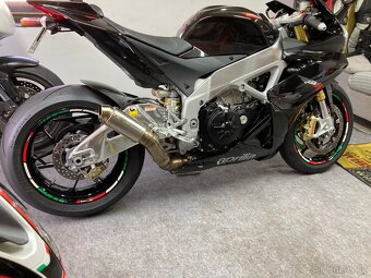 Aprilia RSV4 - 14