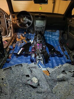 Škoda Octavia 1.8 TSI, 118 kw, RS packet - 14