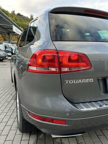 VW Touareg 3.0TDI 245k, serviska, 155tkm - 14