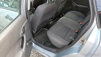 FORD FOCUS 1,6 16V COMFORT - 14