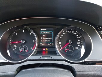 Volkswagen Passat 1.6 Tdi, r.v 2020, pouze 121000km. - 14