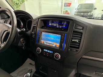 Mitsubishi Pajero 3,2 D TAŽNÉ VELMI PĚKNÝ STAV - 14
