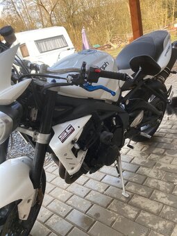 Triumph street triple 675 R - 14