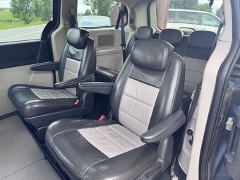 Chrysler Town Country Gr Caravan 3,3 LPG RT 2008 - 14