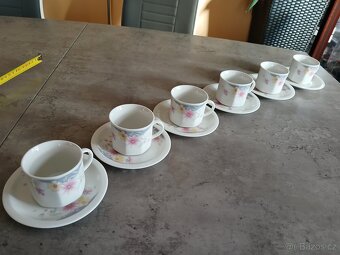 Set hrnků s podšálky - 14