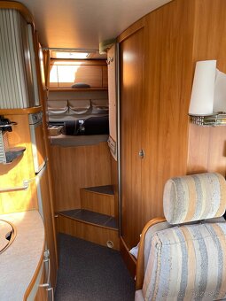 Integrovaný obytný automobil Hymer - 14
