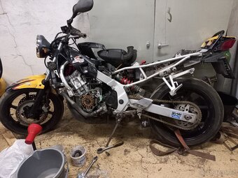 Honda CBR 600F prodám náhradní díly vcelku - 14