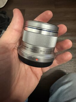 Olympus OM-D E-M5 s příslušenstvím - 14