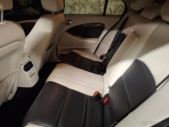 Jaguar S Type 4,2 V8 supercharger - 14