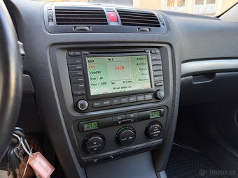 Škoda Octavia II 2.0FSi ČR 1.Maj Sport Navi Xenon - 14