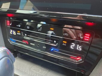 VW Passat B8 Variant 2.0TDI 110kW DSG ACC DAB Navi Matrix - 14