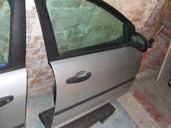 Prodám dveře na Ford Focus Mk2 kombi - 14