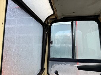 Hanix H15  minibagr 1,5T + 3x lžíce - 14