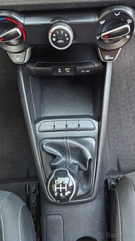 Kia Stonic 2018 1.25i 116 tkm nové v ČR, park.kamera,senzory - 14