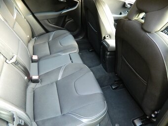 Volvo V40 T3 - 86.000 km - výborný stav - 14