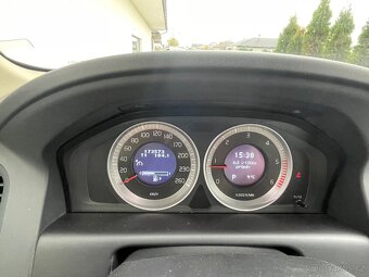 VOLVO XC60 2.4 D4 AWD AUTOMAT 173.000km koupeno v CZ - 14
