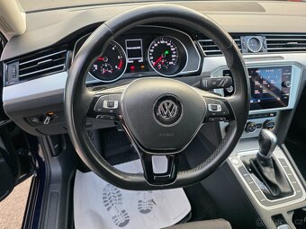 VW Passat variant 2,0TDi 150PS Comfortline vč.DPh - 14