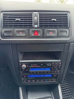Vw Golf mk4 1,4 16V 55kW, r.v.2003 - 14