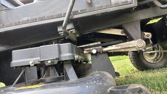 Zahradní traktor (sekačka) s motorem 17.5hp - 14