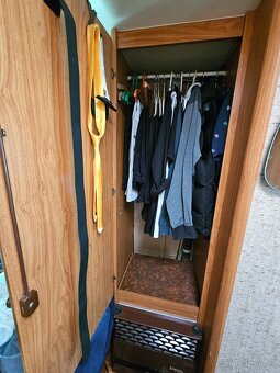 Karavan Knaus – kompletně zařízený, celoročně obyvatelný - 14