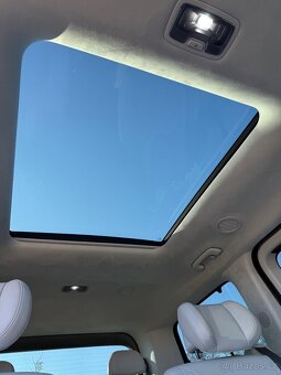 Hyundai Staria Luxury 4x4, panorama, tažné, jen 10 tisíc km - 14