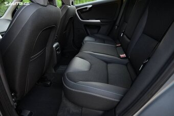 Volvo XC60 2.4 D3 MANUÁL - 14