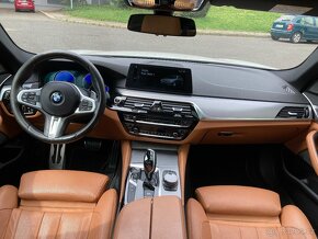 BMW Řada 5 G30 M 540i 250kW Xdrive ČR DPH - 14