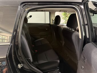 Mitsubishi Outlander 2,3 DI-D INTENSE+ 4WD 7MÍST DPH - 14