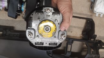 Airbagová sada Suzuki Swift MK 8 s originální deskou - 14