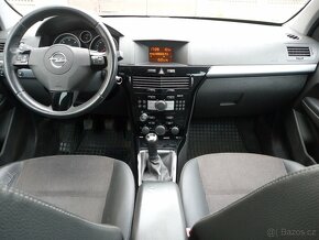 Opel Astra H combi - 14