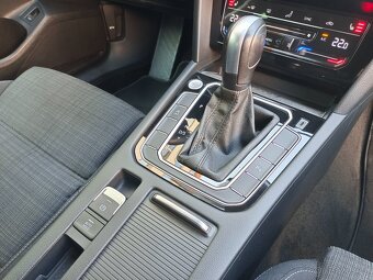 VW Passat B8 Variant 2.0TDI 147kW DSG Webasto Tažné Full LED - 14