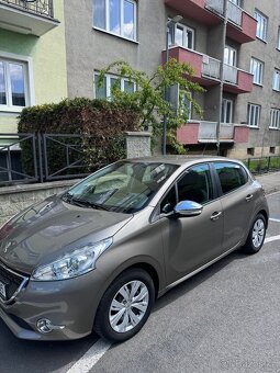 Peugeot 208 - 14