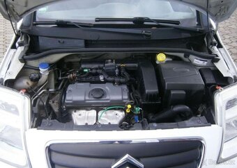 Citroën C2 1.1i serviska,2x kola benzín manuál 44 kw - 14