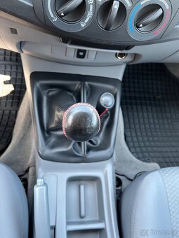 Toyota Hilux 2.5 TD naj: 69837 km - 14