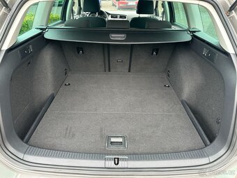 VW Golf 1,4 tsi Variant 92 Kw Lounge Tažné Xenony Webasto - 14