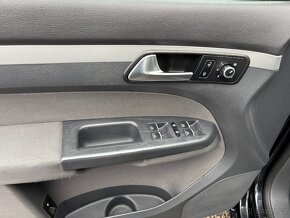 Volkswagen Touran 2.0 TDI MATCH 7 MIST - 14