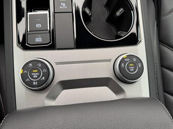 Volkswagen Touareg, 3.0Tdi CZ 1-MAJ DPH R-LINE - 14