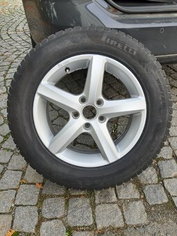 Prodám zimní pneu  215/60R16 - 14
