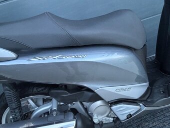 Honda SH 300i - 14