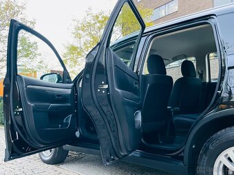 Mitsubishi Outlander 2.0i BENZÍN MANUÁL LED KAMERA 2WD 2017 - 14