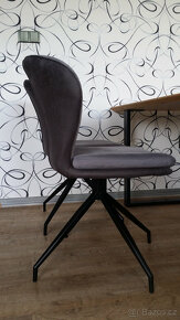 Dřevěný jídelni stůl 4 otáčecí  židle barva šedá - 14