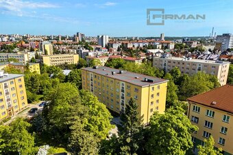Byt 2+1, 69 m², družstevní – Strašnice, velkorysý prostor s  - 14